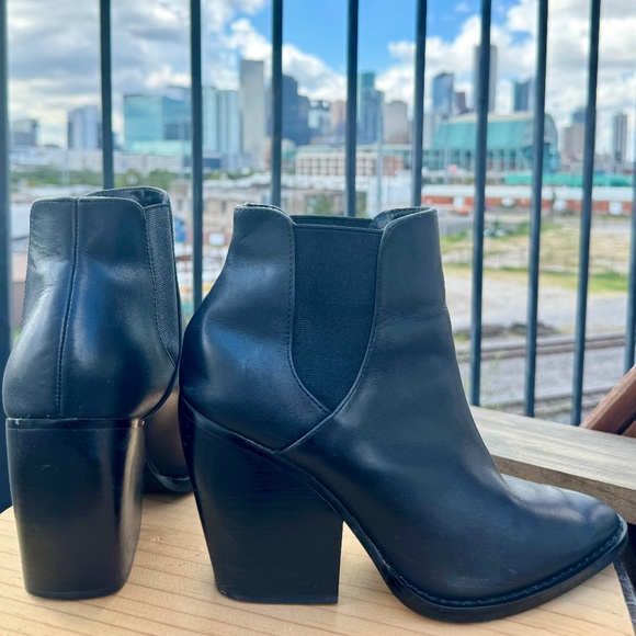 BP 'Lex-Lea' black leather pointed toe block heel boot, Sz. 8 - Picture 5 of 11